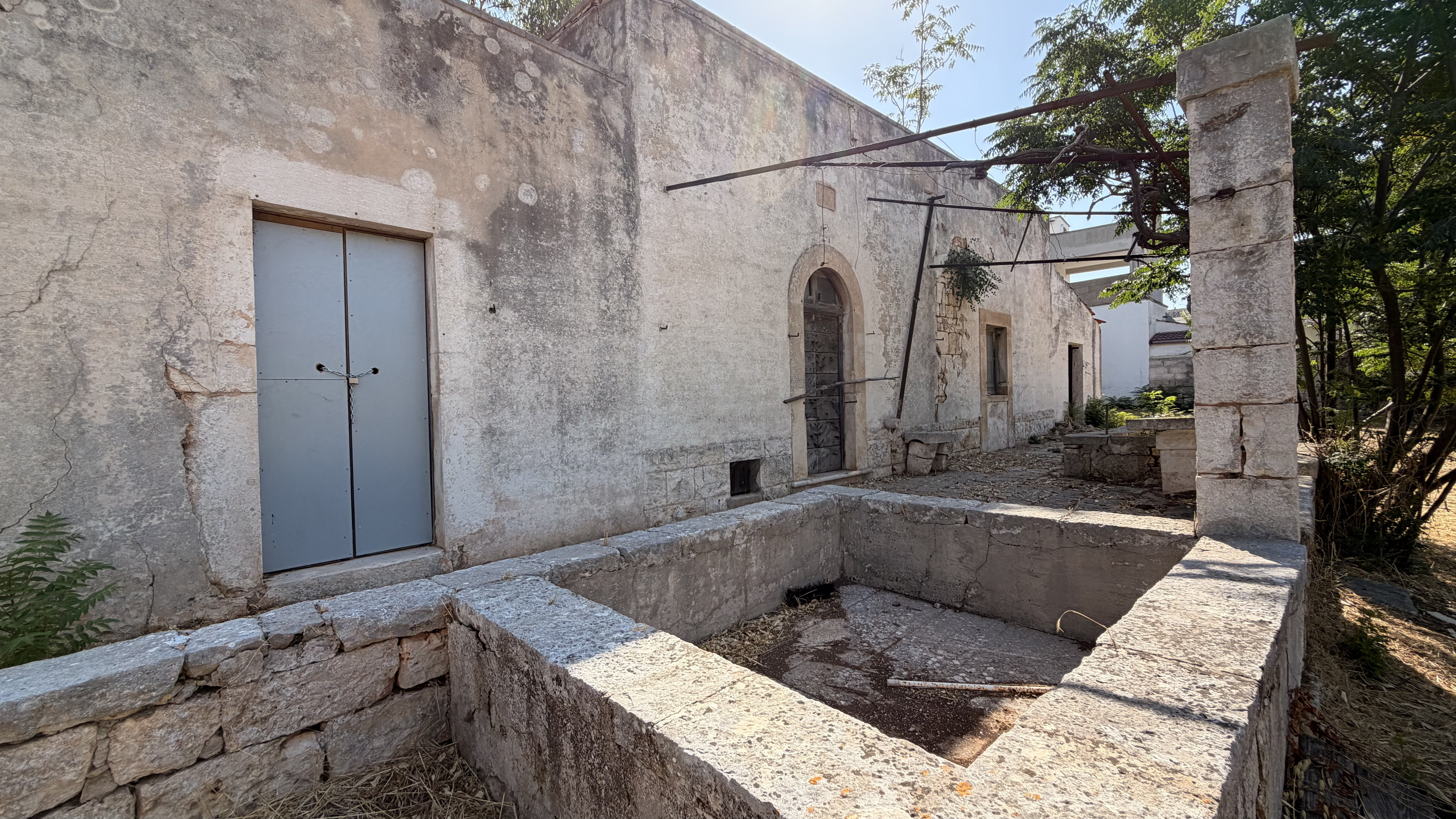 Prossimit&agrave; del paese Fabbricato in Pietra con Terreno